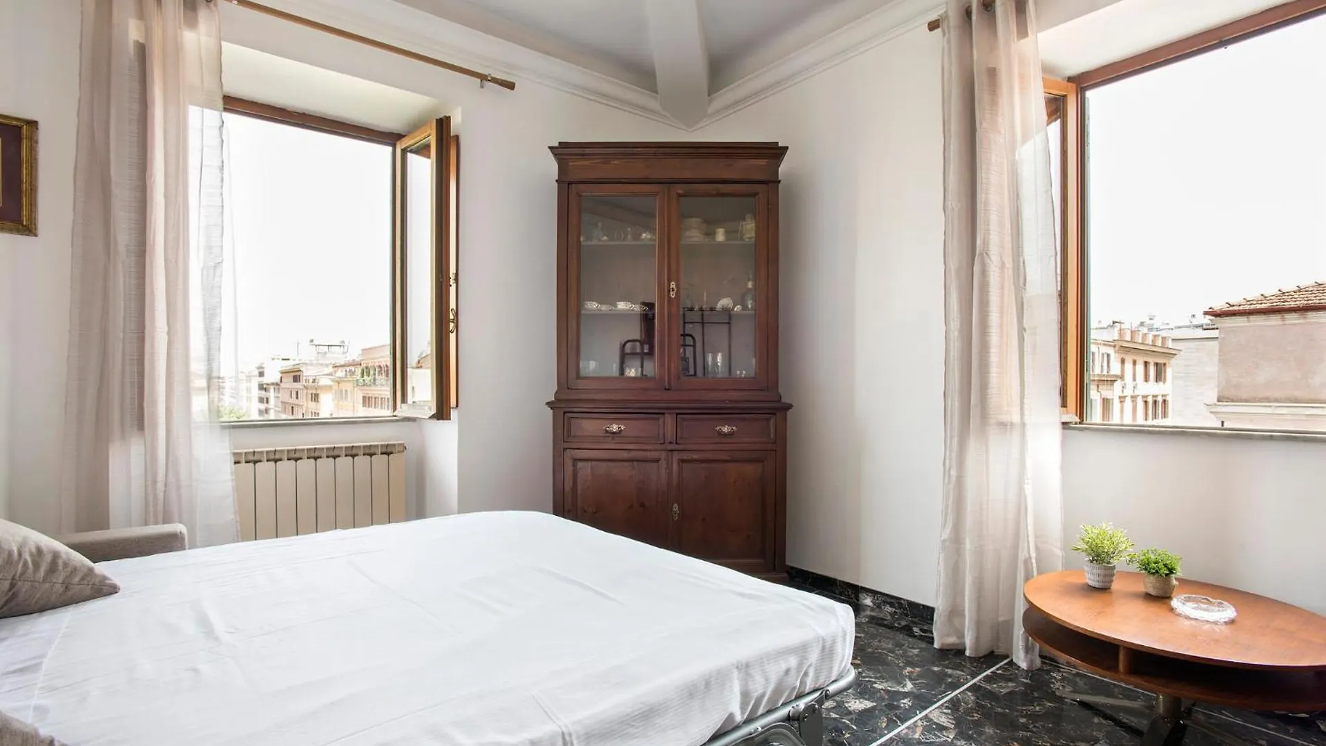 Paramount Penthouse Rome 0*,  Italy
