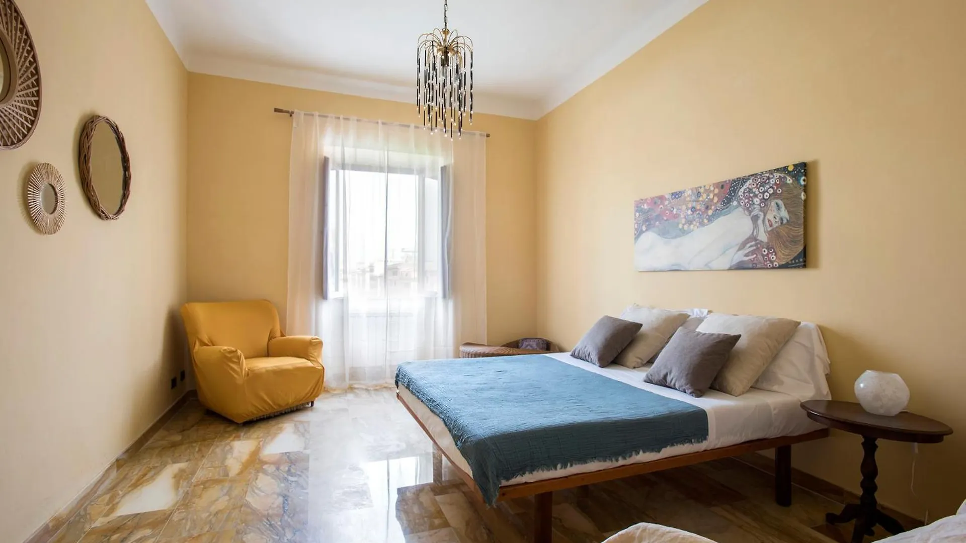 Paramount Penthouse Rome 0*,